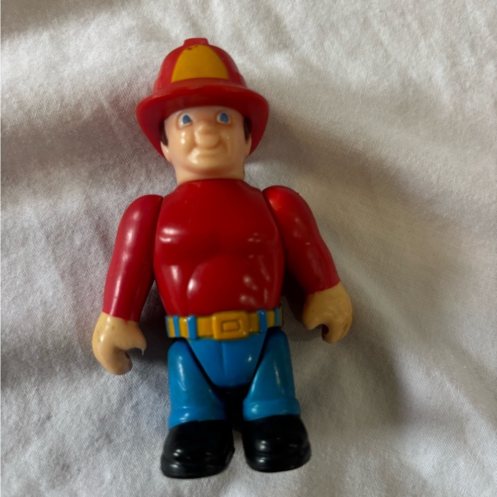 1984 Fireman Toy Action Figure, 3 1/2 inch,  Meritus Industries, Thailand  *